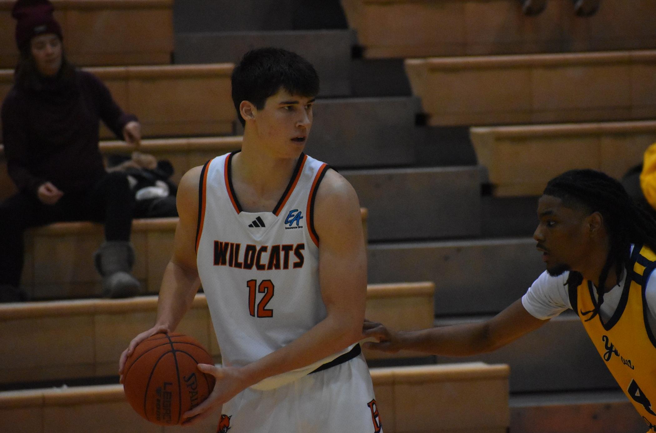 Wildcats Fall in Overtime Heartbreaker to Yellowjackets, 92-91
