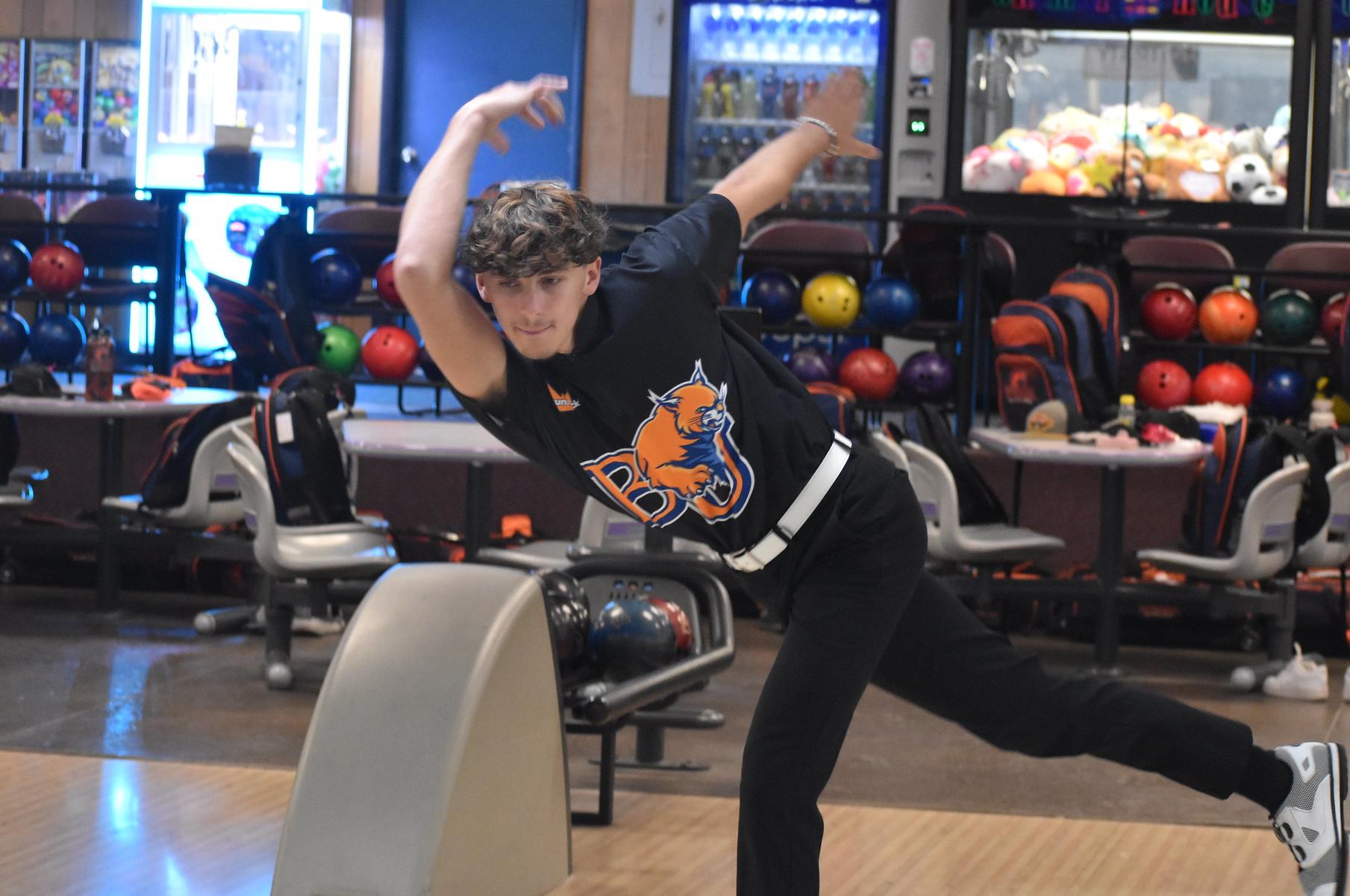 Dokolas Finishes 10th, Men&rsquo;s Bowling Earns Two Top-Five Finishes at Eagle Invite