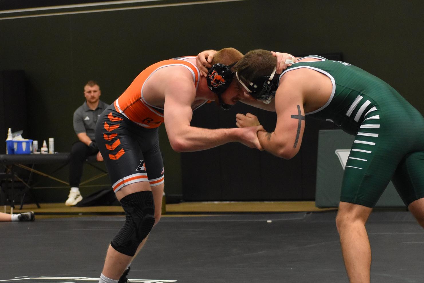 Wildcats Earn Second Straight Win, Split Valley Duals