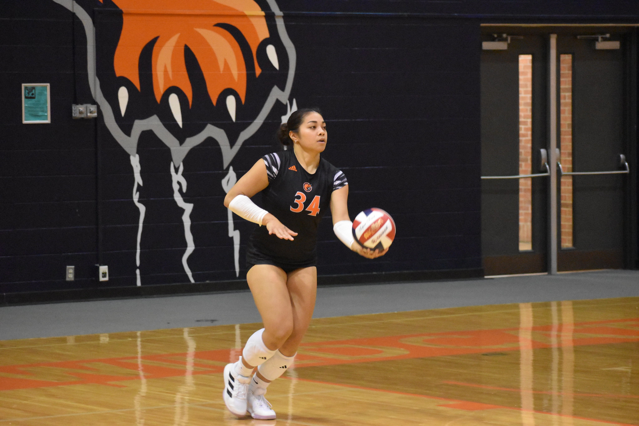 Wildcats Come From Behind to Defeat William Penn, Split Weekend Matches