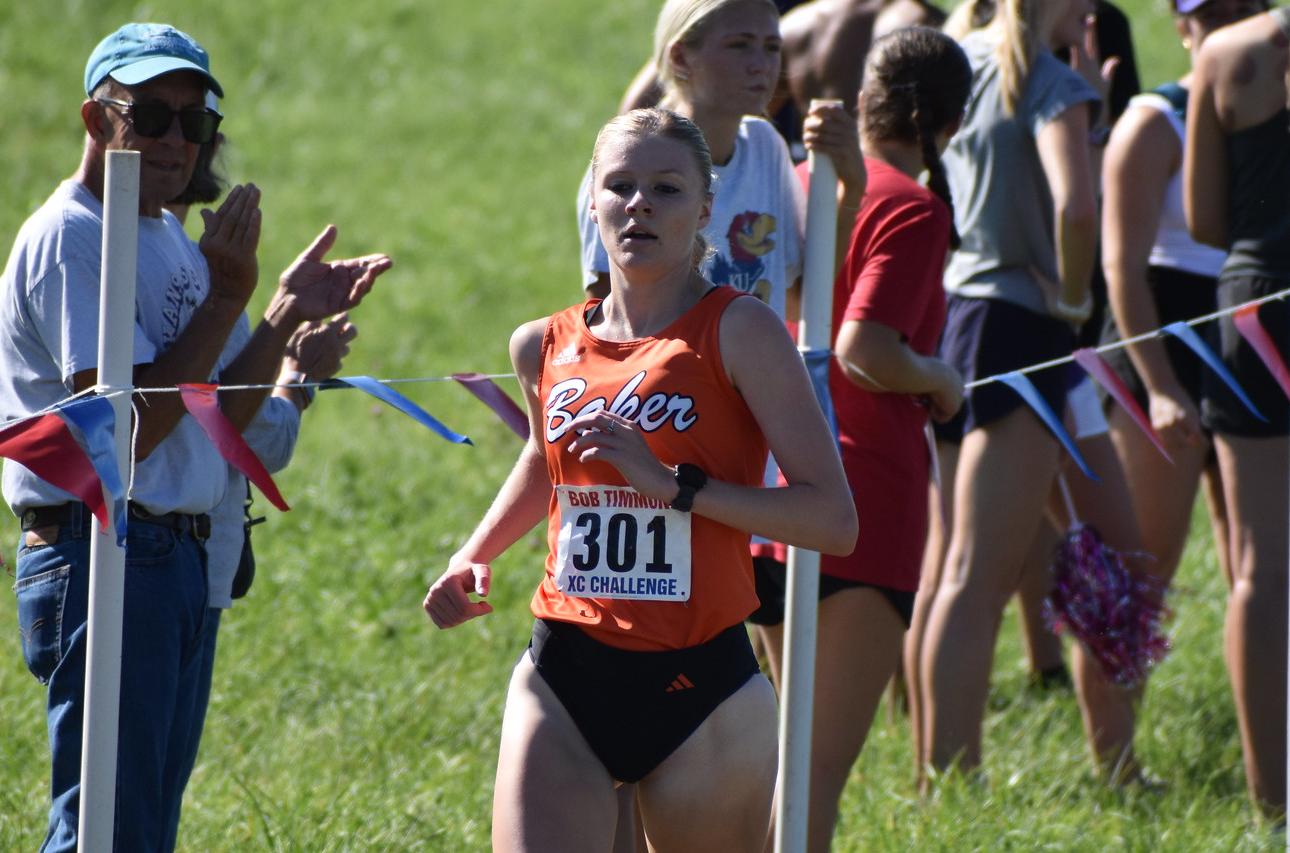 Massey, BU Men Claim Titles at 2024 Billy Mills Classic